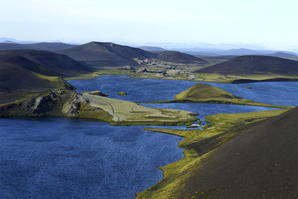 Veiðivatnagígar mynduðust við sprengigos árið 1477. Gossprungan er um 40 km löng og nær a.m.k. frá gíg Laugahrauns að norðurenda Ljósufjalla. Gígarnir eru af mörgum gerðum.