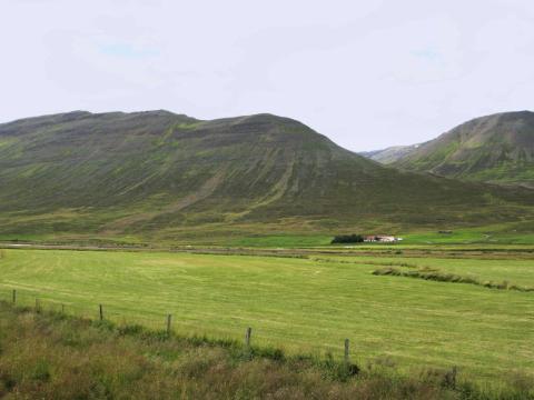 Bærinn Skriða í Hörgárdal og Lönguhlíðarfjall