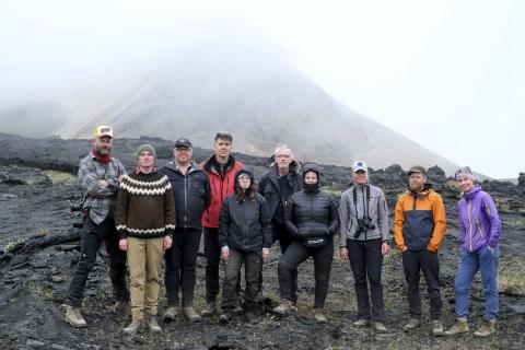 Leiðangursfólk frá vinstri: Kjartan Þorbjörnsson (Iceland review), Pawel Wasowicz (NÍ), Bjarni Diðrik Sigurðsson (LbhÍ), Hákon Halldórsson (VÍ), Hannah Babel (Háskólinn í Bergen), Andy J. Green (Estación Biológica de Doñana), Ragnheiður Björk Sigurðardóttir (UST), Svenja N.V. Auhage (NÍ), Matthías S. Alfreðsson (NÍ), Olga Kolbrún Vilmundardóttir (NÍ), leiðangurstjóri.