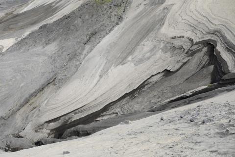 Hrauntunga teygir sig yfir vatns- og vindsorfið móberg í Austurbunka