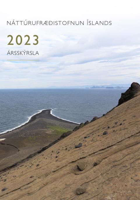 Tanginn á norðurenda Surtseyjar prýðir forsíðu ársskýrslu Náttúrufræðistofnunar Íslands 2023