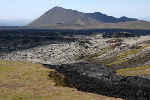 Megineldstöðin Krafla er staðsett norður af Mývatni. Eldstöðvakerfi Kröflu er hluti af Norðurgosbeltinu og er það um 100 km langt.